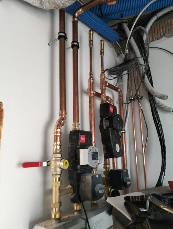 Oběhová čerpadla s elektrickým rozvaděčem